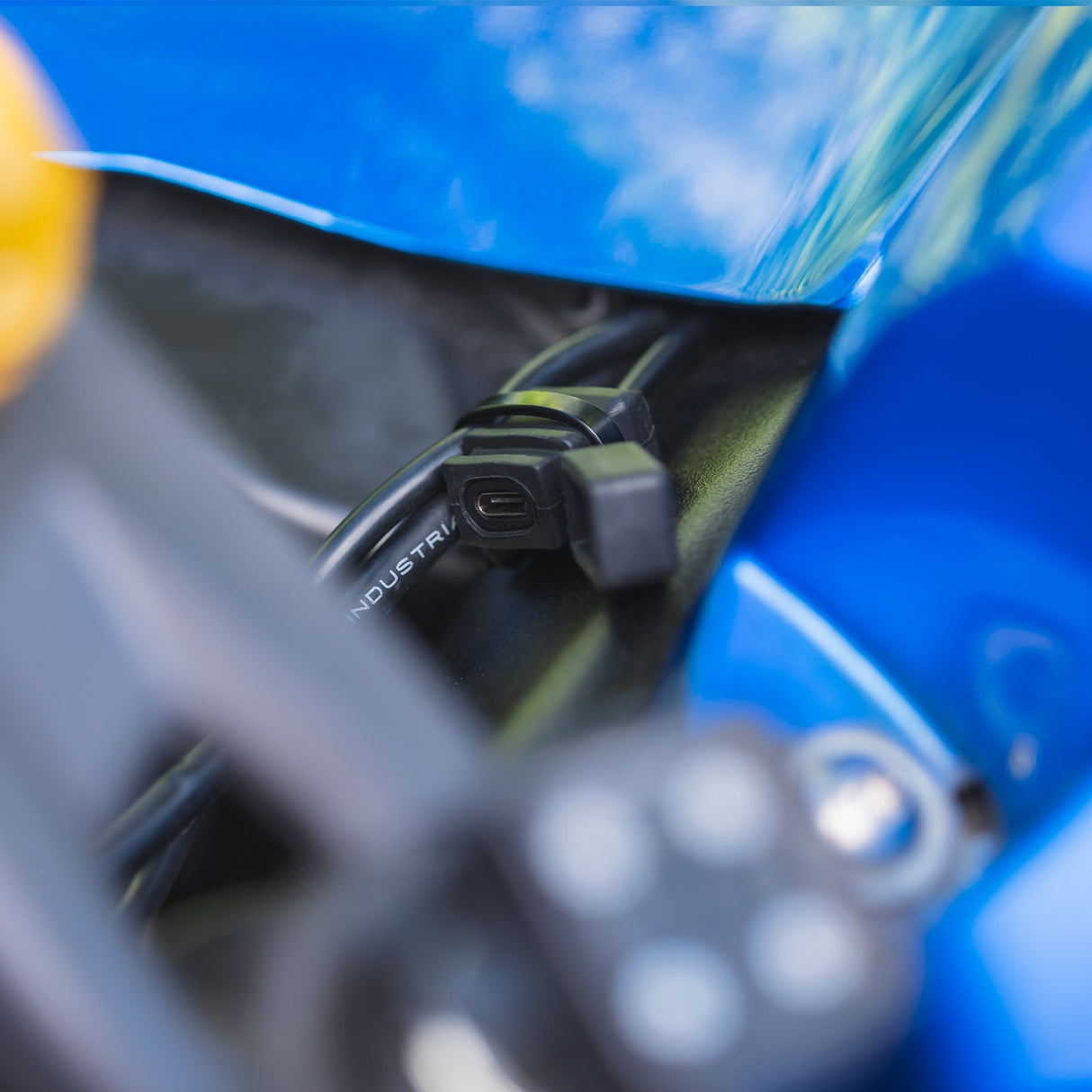 Oxford EL117 USB Type C 3.0 Amp Motorcycle Motorbike Phone GPS Charging Kit