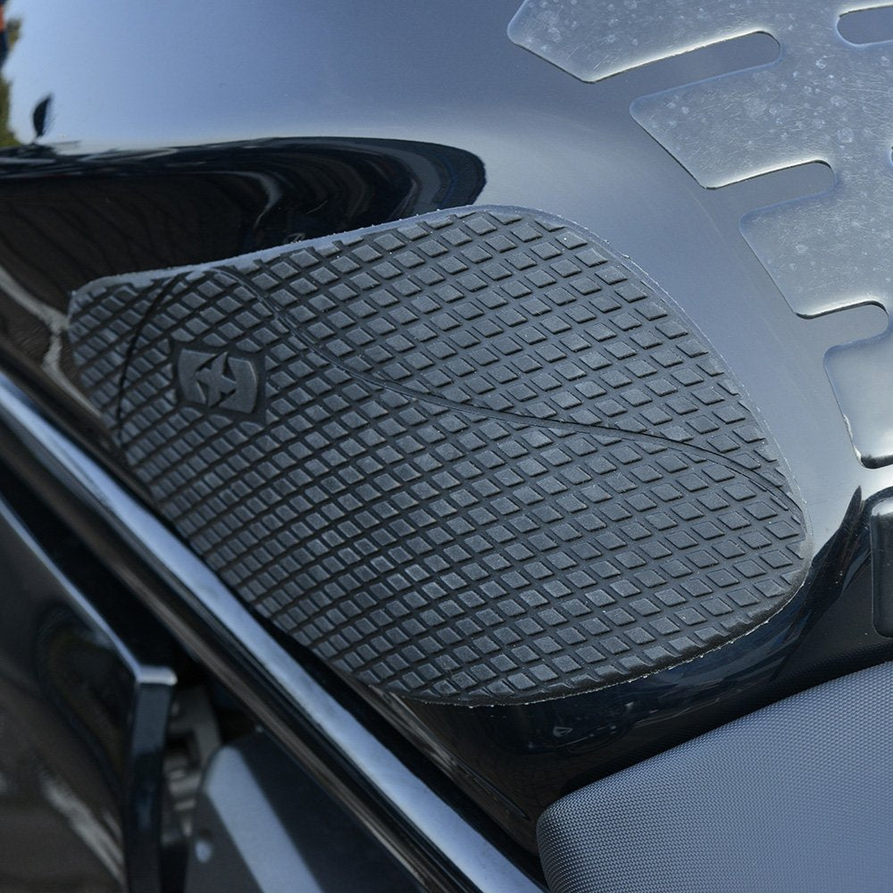 Oxford OX615 Motorcycle Gripper - Silicone Tank Grip Knee Pad Paint Protectors