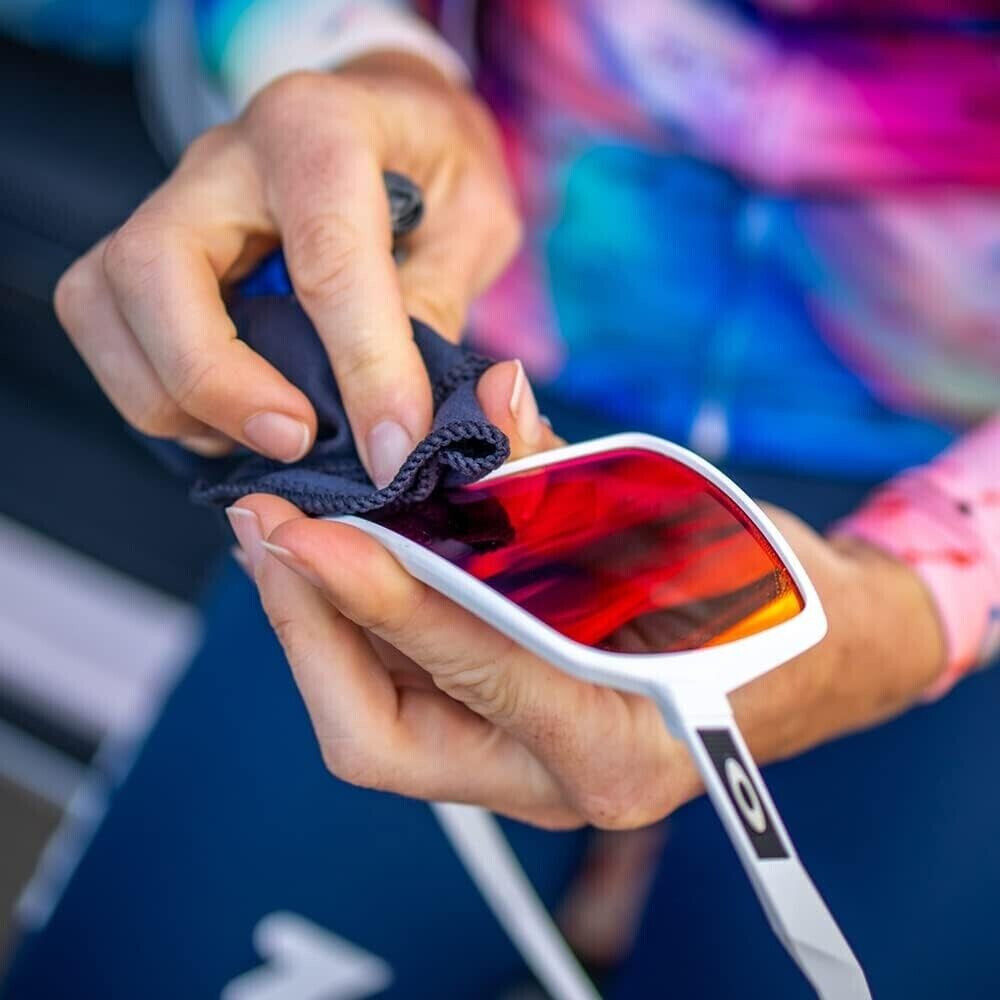 Muc Off V2 Helmet Visor Goggle Cleaner Microfibre Cloth Cleaning Kit with Bag