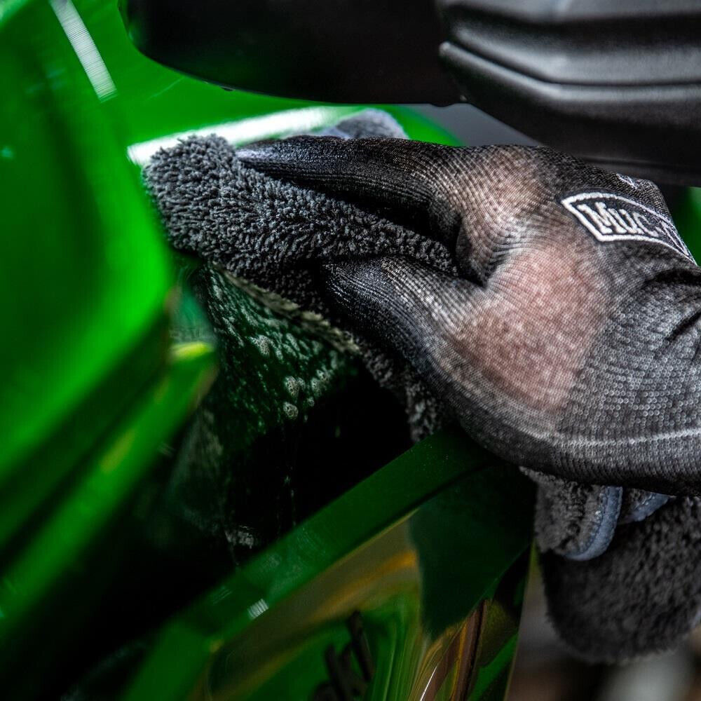 Muc-Off Motorcycle Helmet Care Kit V2 Foam Fresh Visor Cleaner Anti-Fog Cloth