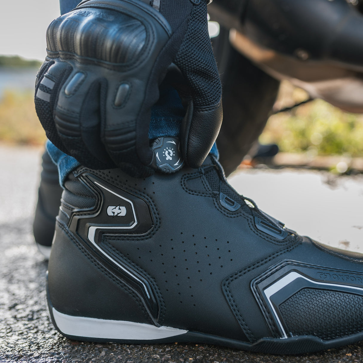 Oxford Helix Air Motorcycle Boots - Black/White