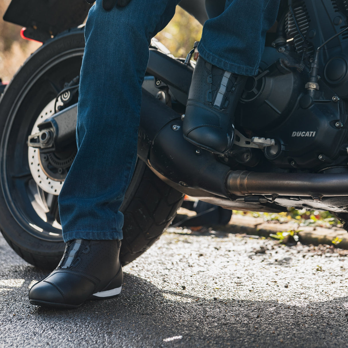 Oxford Helix Air Motorcycle Boots - Black/White