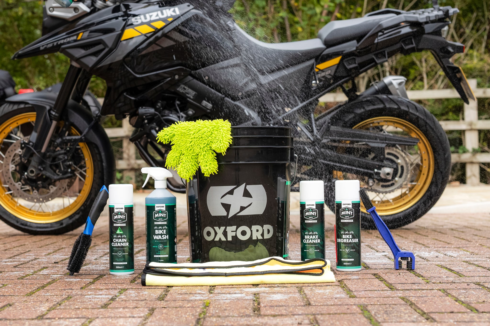 Oxford Mint Motorcycle Cleaning Bucket Brush Glove Towel Wash Kit