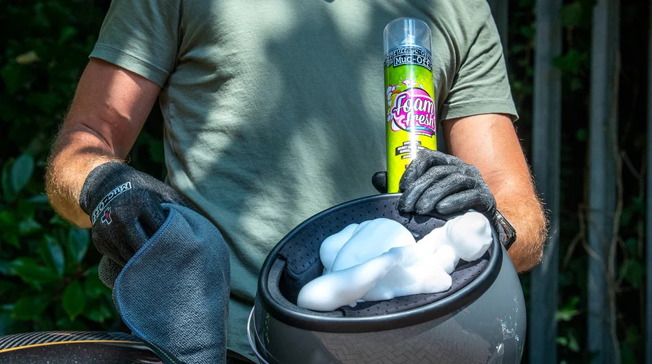 Muc-Off Foam Fresh Citric Burst Foaming Motorcycle Helmet Cleaner Spray 400ml