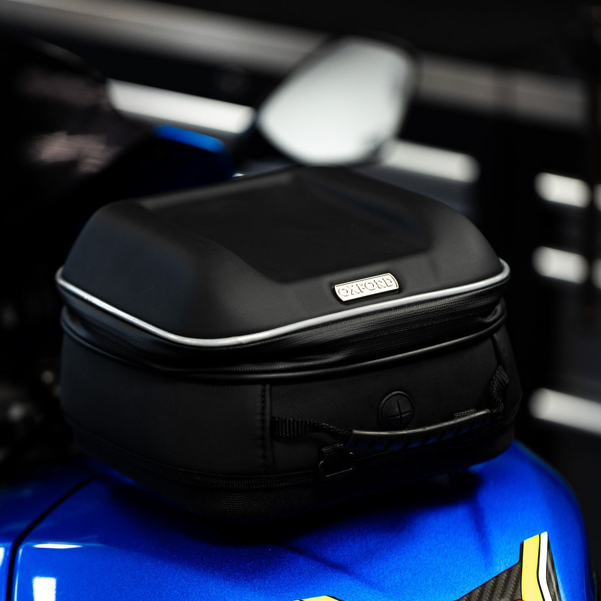 Oxford OL525 S-Series Q4s Tank Bag Motorcycle Motorbike Quick Release Bag 4L Black