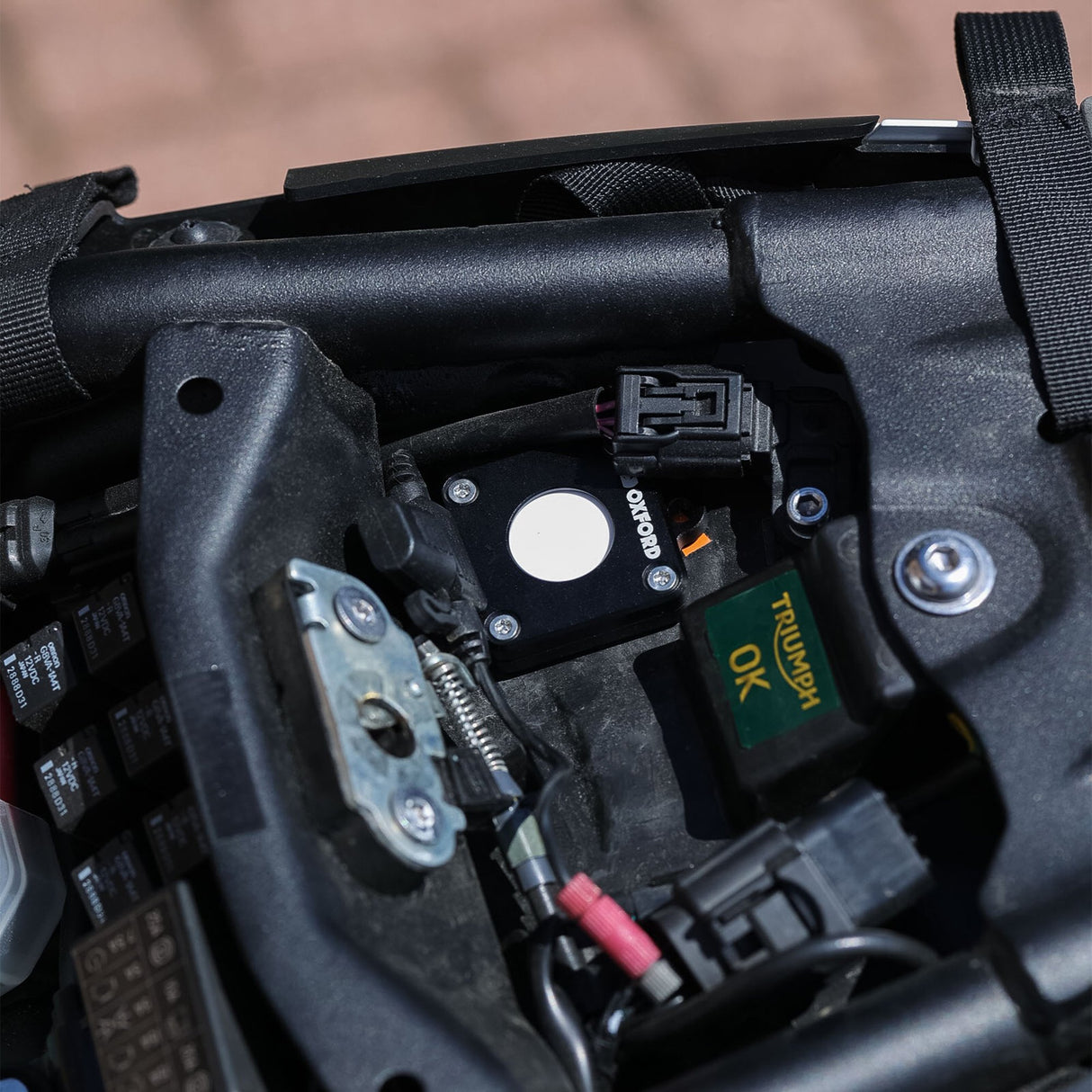 Oxford OX875 Universal Apple® AirTag™ Mount
