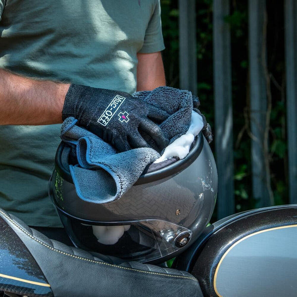 Muc-Off Motorcycle Helmet Care Kit V2 Foam Fresh Visor Cleaner Anti-Fog Cloth