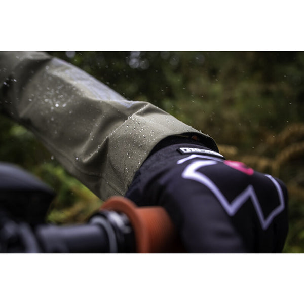 Muc-Off 20506 Rain Shield Re-Proofer Motorcycle Clothing Waterproof Spray 250ml