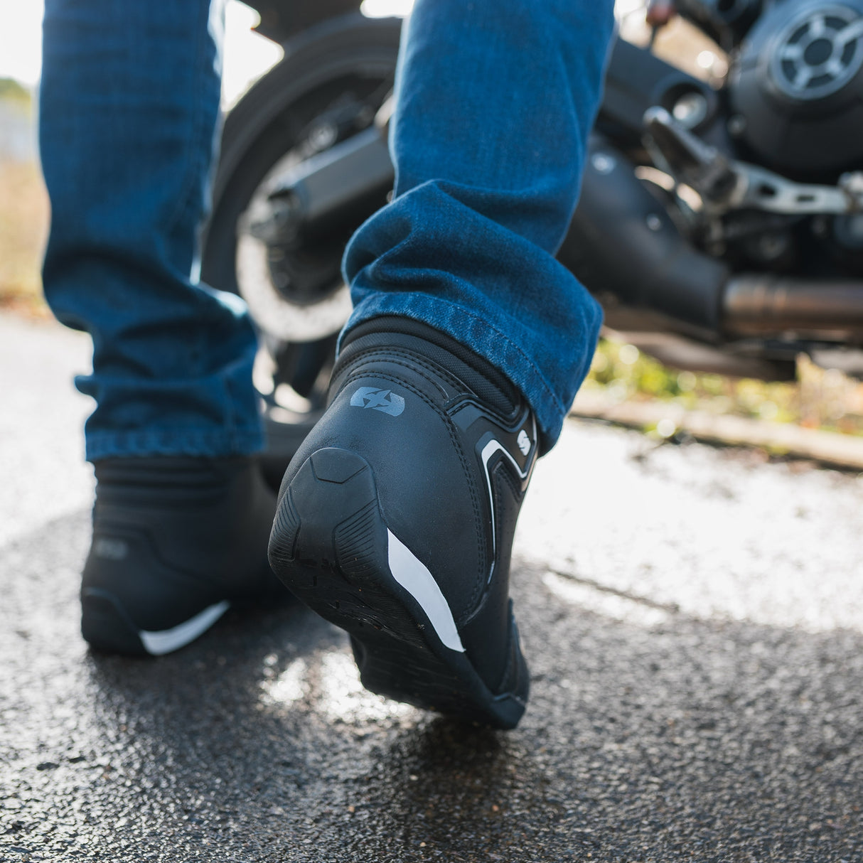 Oxford Helix Air Motorcycle Boots - Black/White